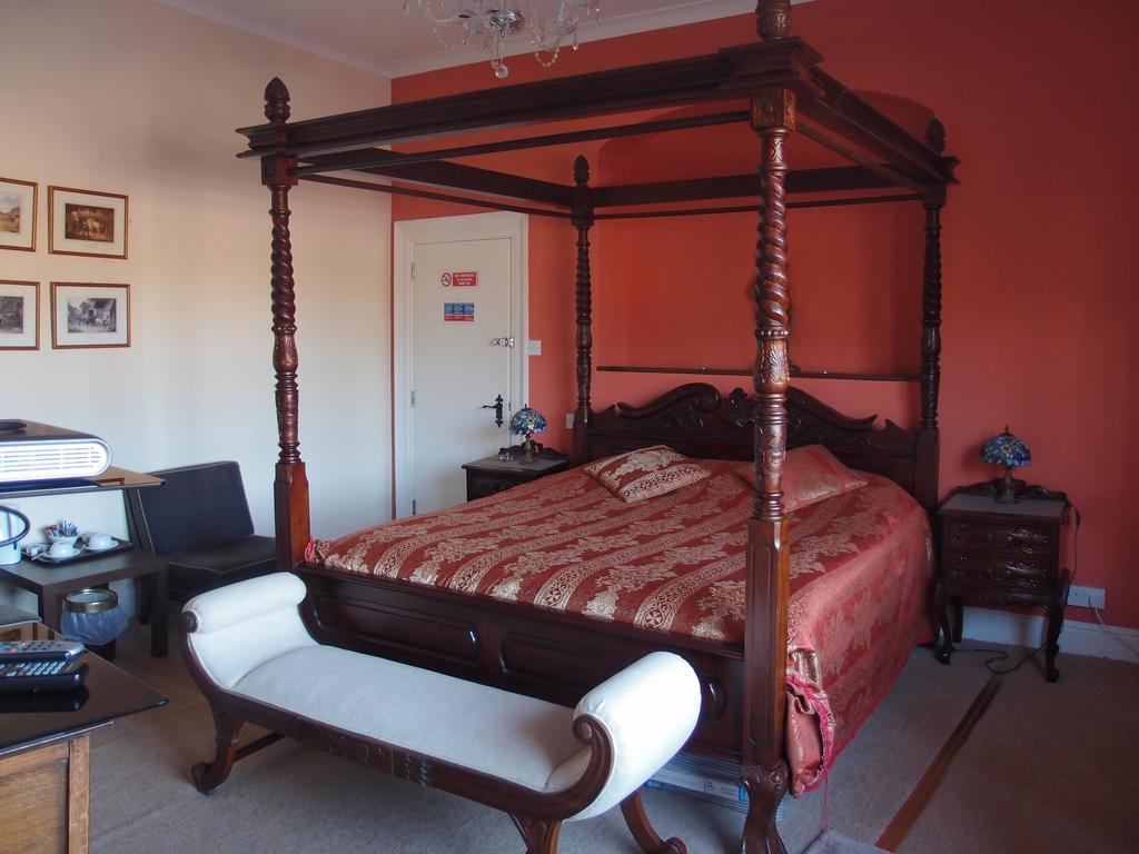 Royal Britannia Hotel Ilfracombe Szoba fotó